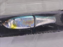 Holo shad (repalcement tail missing)