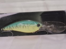Cream chartreuse hot tiger